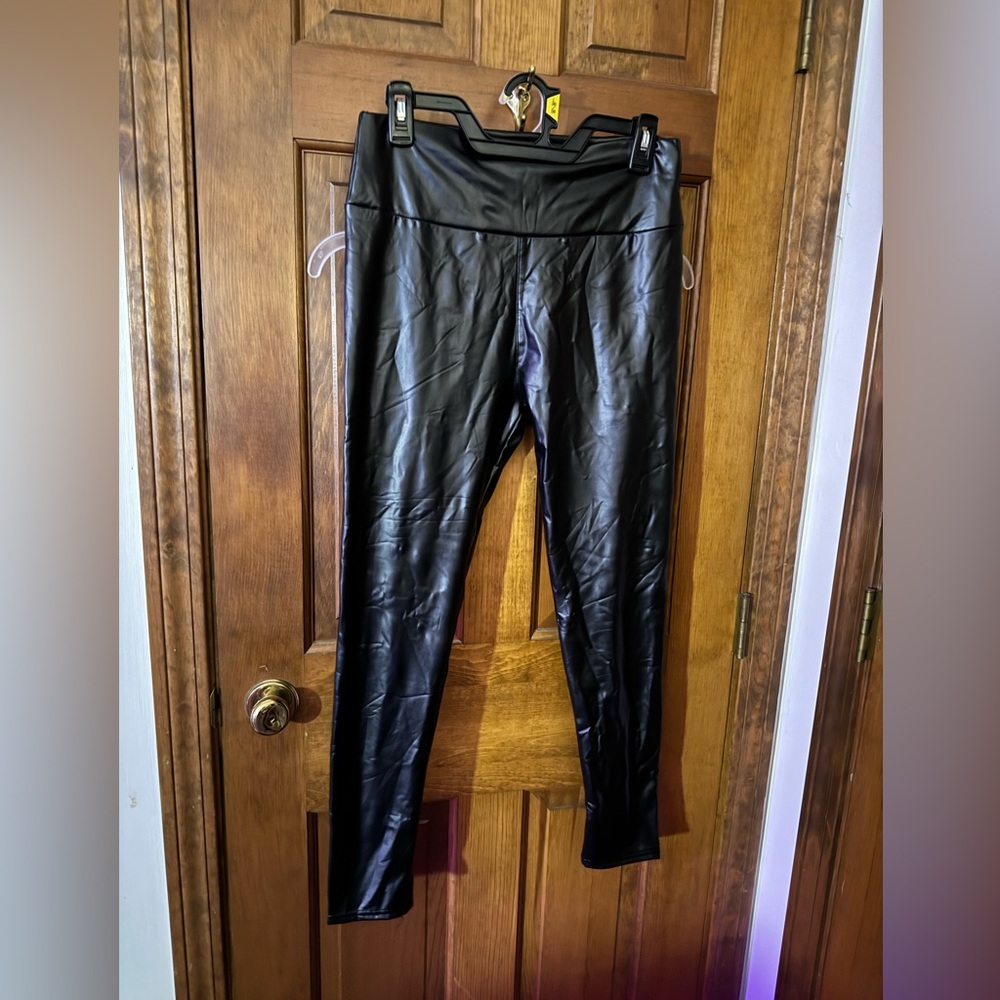 Faux stretchy leather leggings